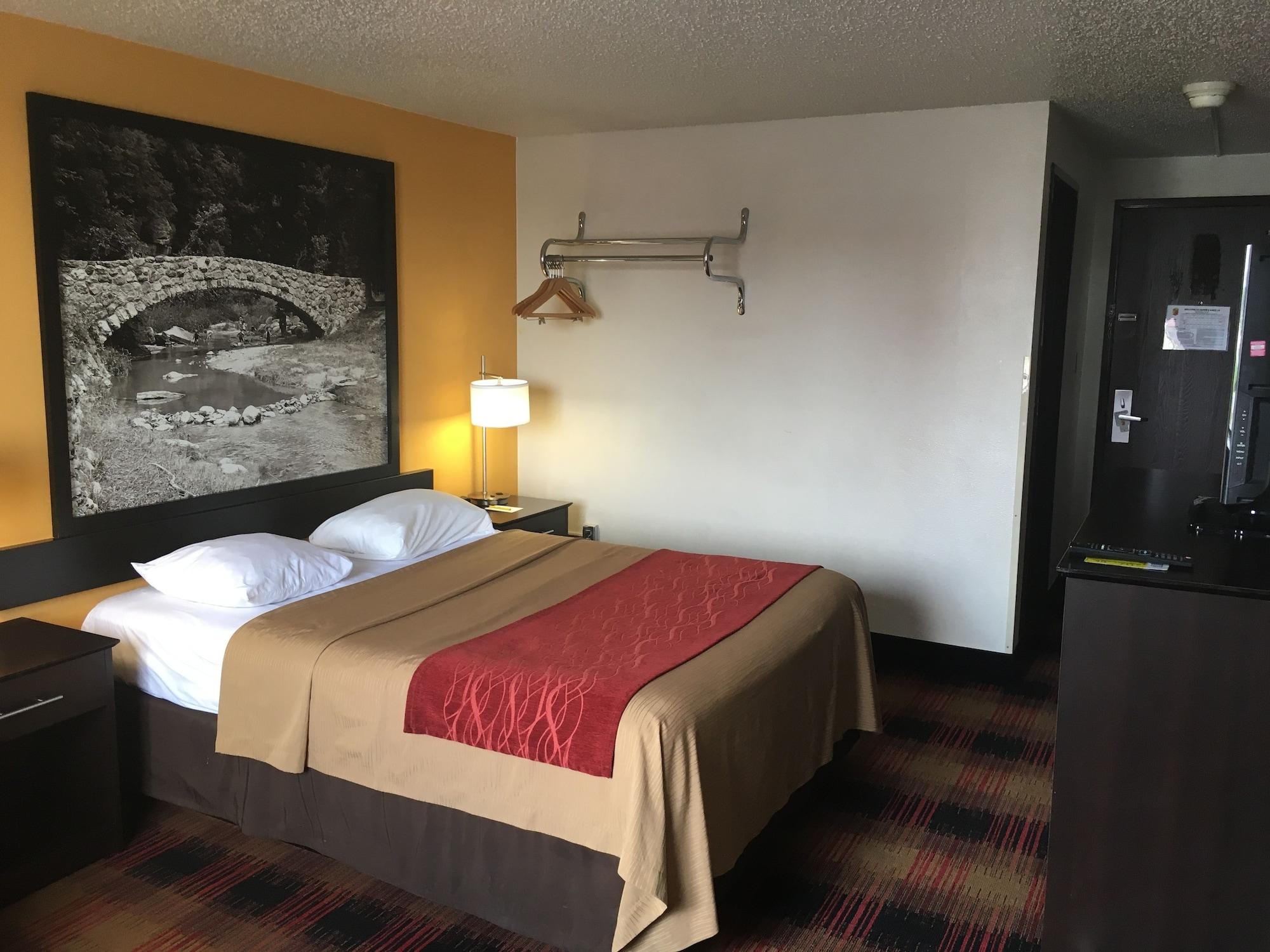 Super 8 By Wyndham Ames Hotel Bagian luar foto