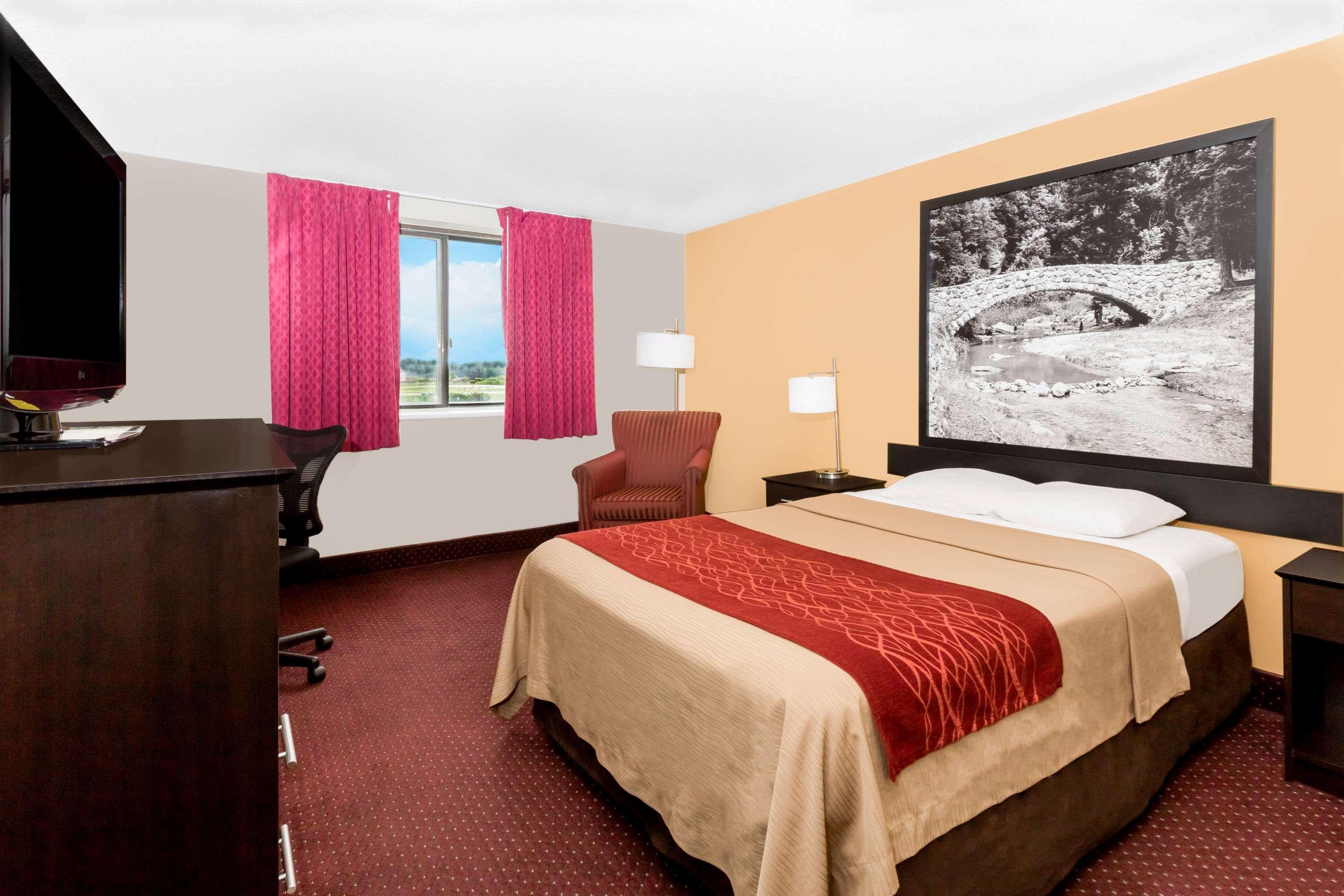 Super 8 By Wyndham Ames Hotel Bagian luar foto