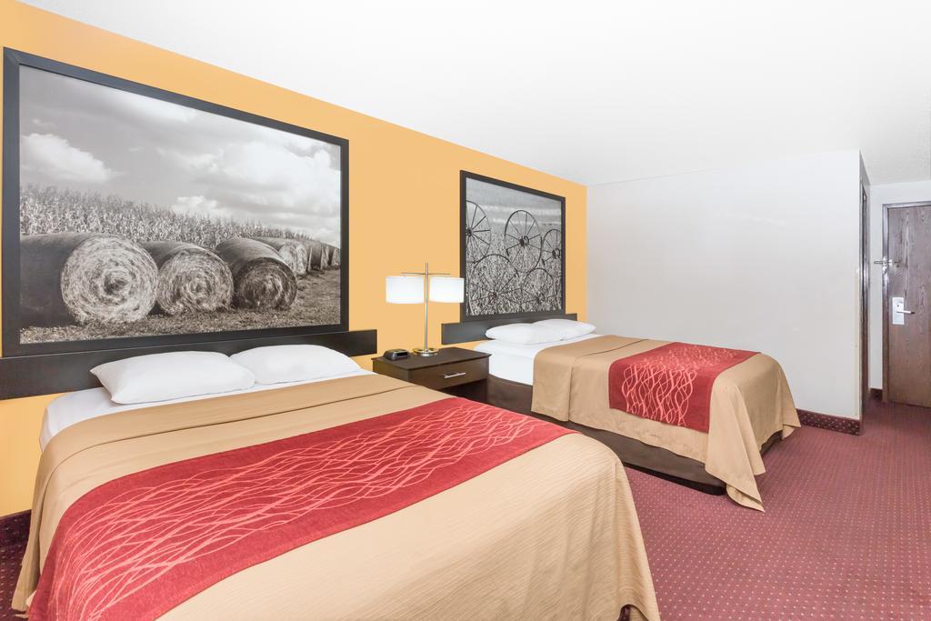 Super 8 By Wyndham Ames Hotel Bagian luar foto